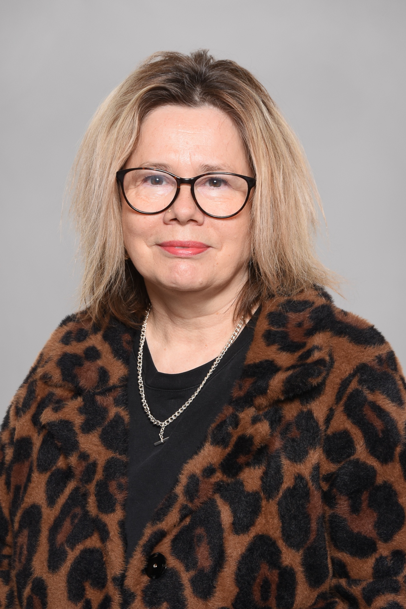 Mrs Lewis - Headteacher